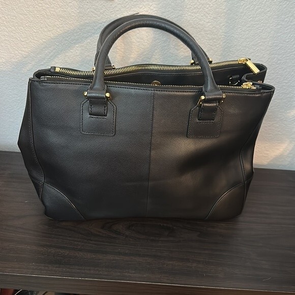 Saffiano Tory Burch Tote - Picture 3 of 5